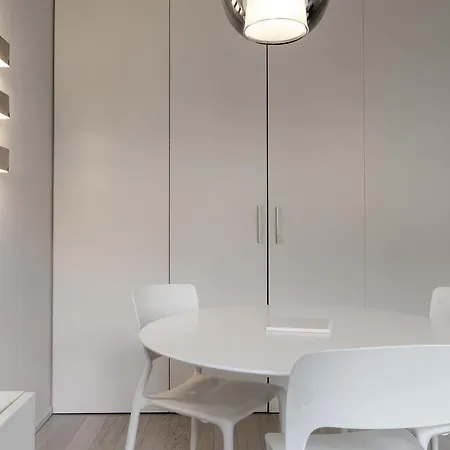 Porta Nuova Studio Apartment *